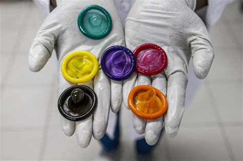 Fafanje brez kondoma za doplačilo Spremstvo Bomi